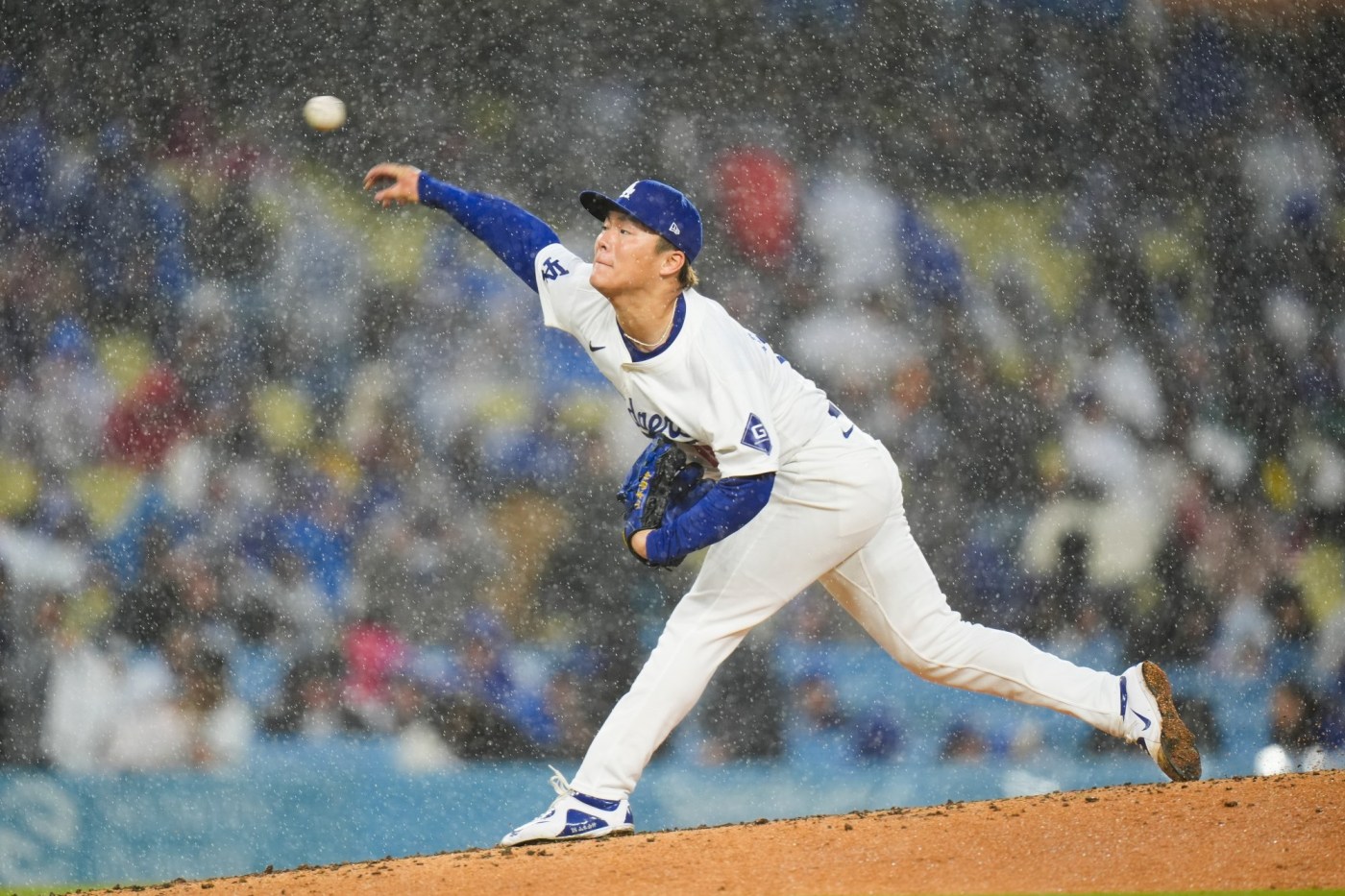 Joe Kelly blows lead, Dodgers lose in extra innings to Cardinals 1 AP24091087808640