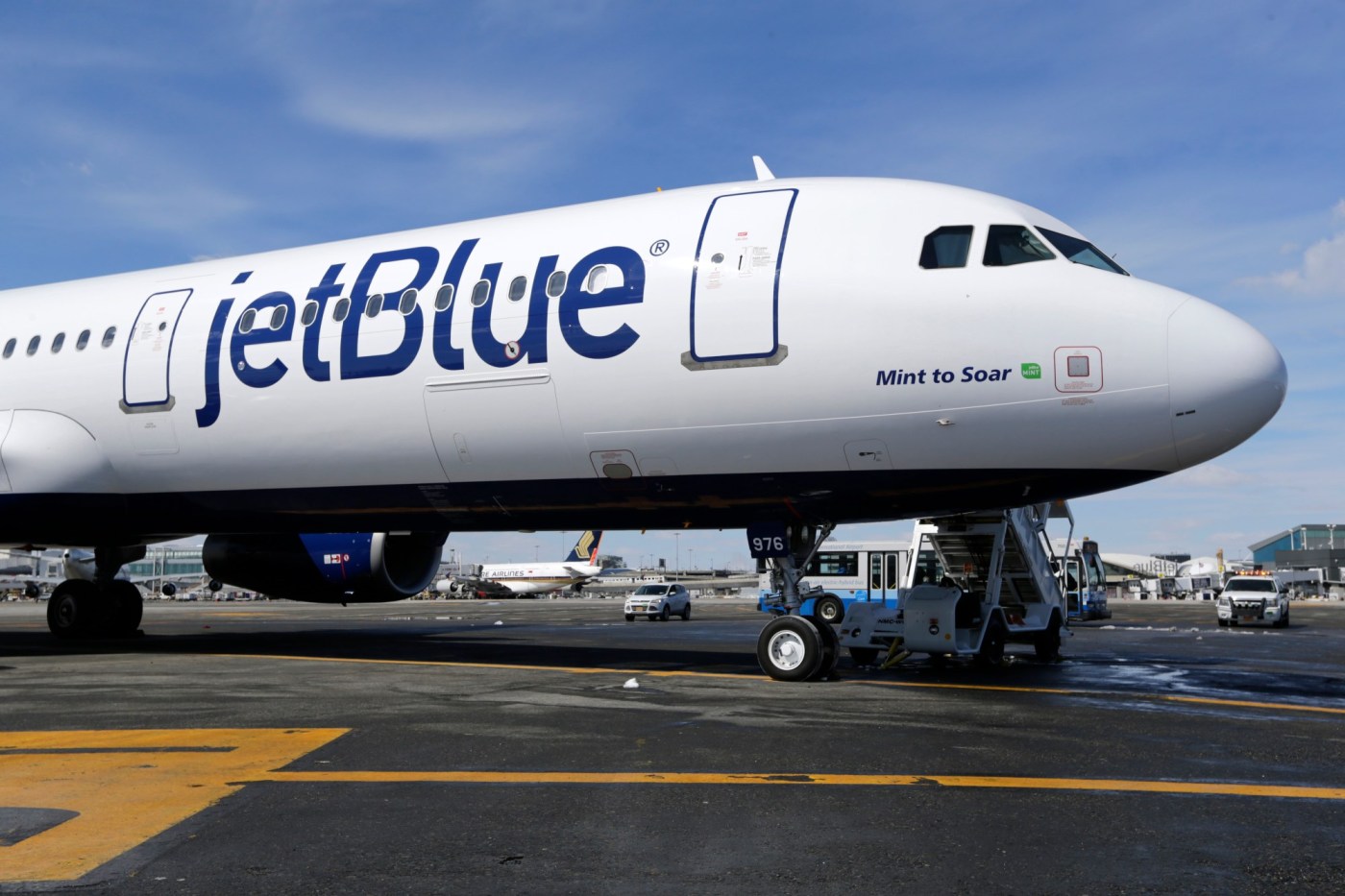JetBlue cutting unprofitable routes out of LAX in flight network overhaul 1 LDN Z JETBLUE LAX ROUTES ppeu6y