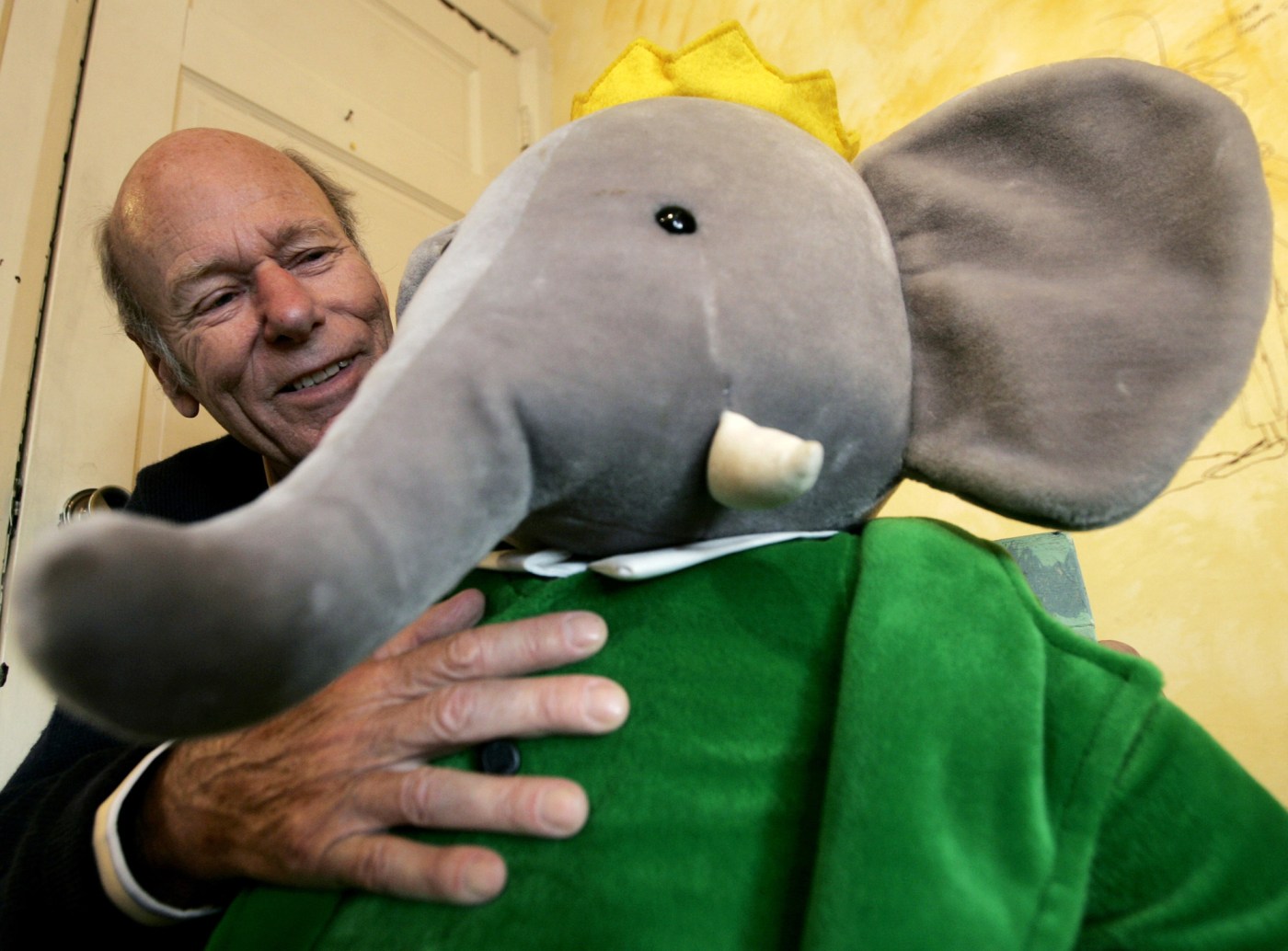 ‘Babar’ author Laurent de Brunhoff dies at 98; revived popular children’s book series created by his dad 1 SJM L OBDEBRUNHOFF 01 0327 10pUfR
