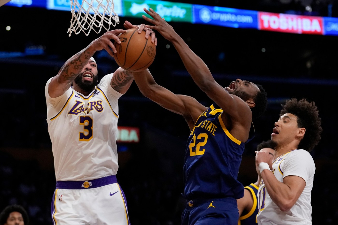 Lakers’ Anthony Davis questionable vs. Hawks with eye injury 1 Warriors Lakers Basketball 6 1 rFBGQn
