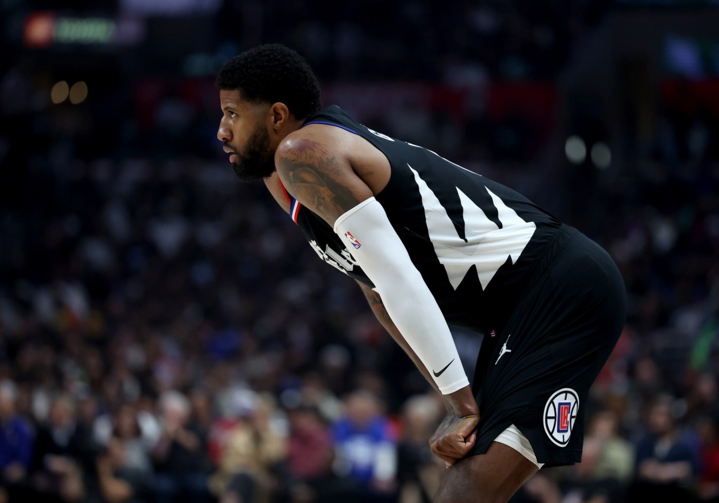 Swanson: Paul George’s foul trouble adds to Clippers’ troubles 1 GettyImages 2150061198 lZ4uwd