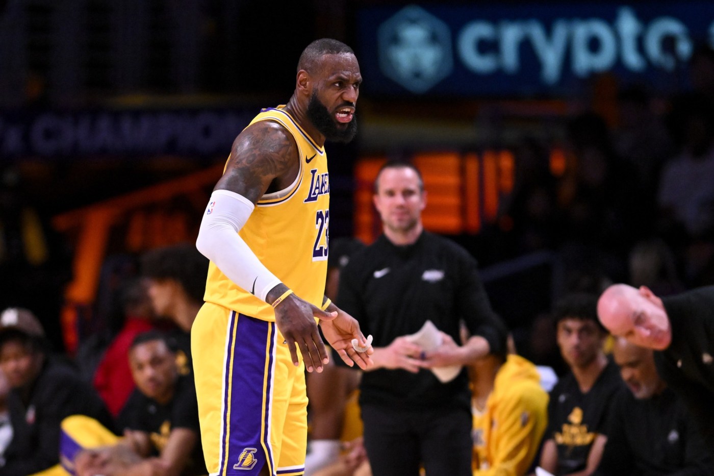 LDN L LAKERS 0426 DC 19 OWoVCZ