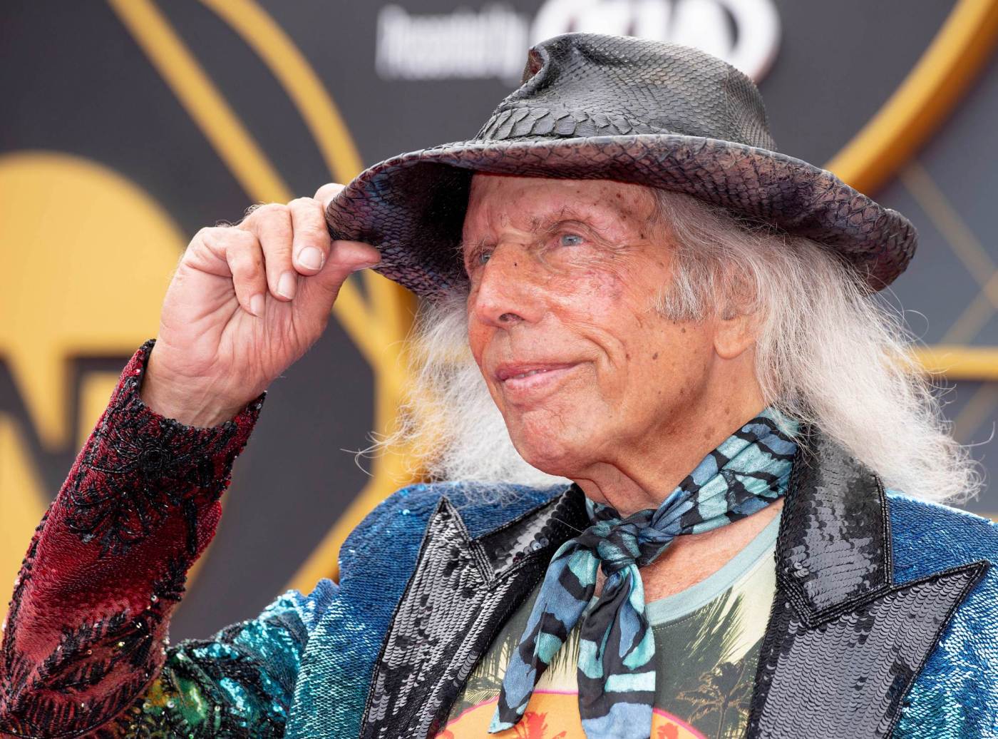 NBA superfan well known for Beverly Hills mansion on ‘Selling Sunset’ 1 LDN L NBA AWARDS CARPET 0625 22 LO 0AVjrr