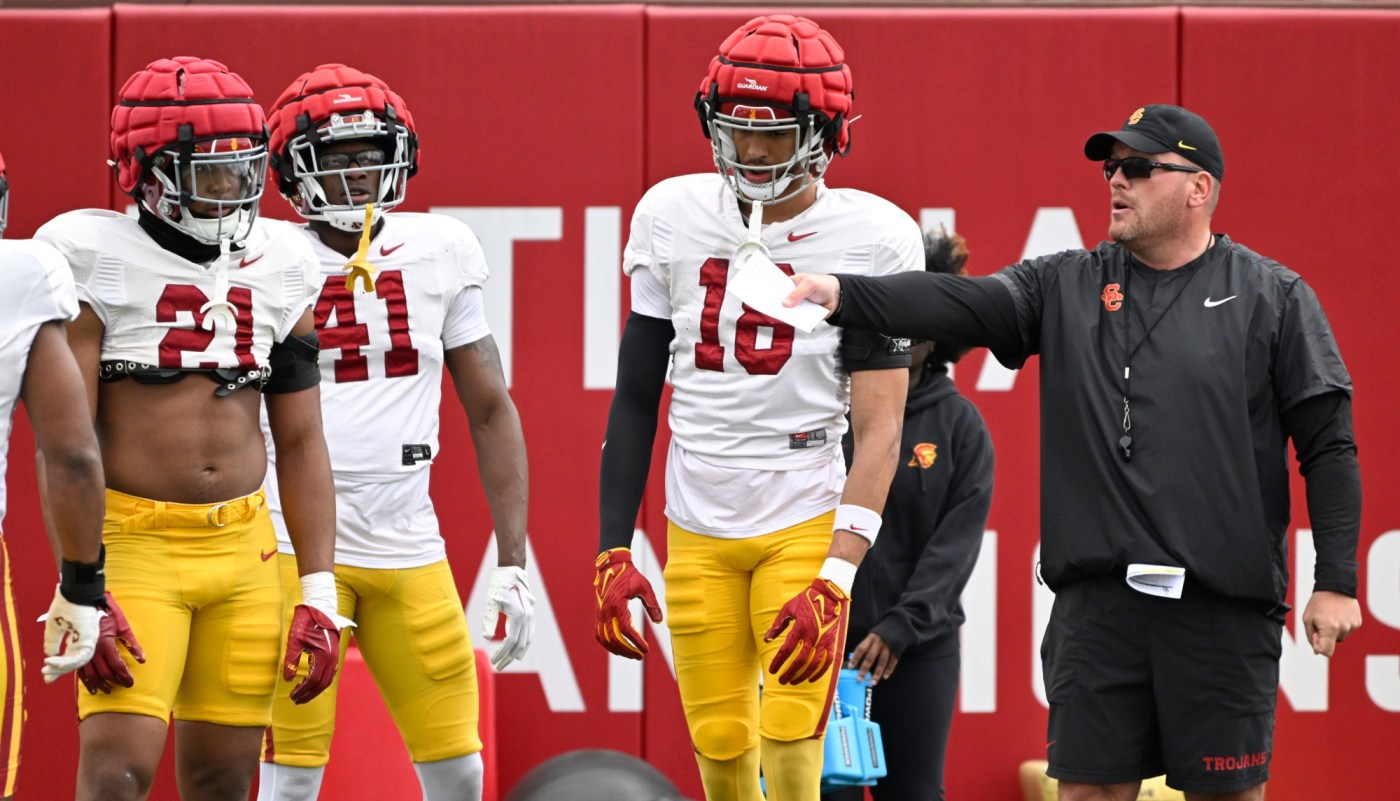 USC looking to maximize linebacker Eric Gentry’s versatile skill set 1 LDN L USC FBC 0405 KB26 nWHjBh