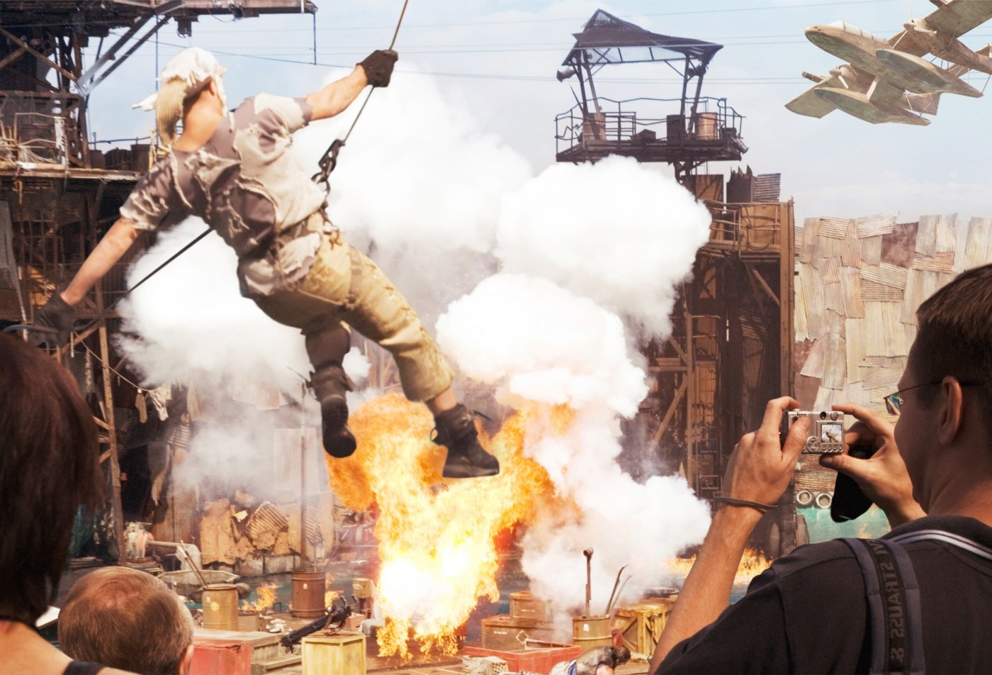 Universal Studios Hollywood brings ‘Fall Guy’ pre-show to ‘Waterworld’ stuntacular 1 LDN L WATERWORLD UNIVERSAL STUDIOS HOLLYWOOD0418 01 3yUvkF