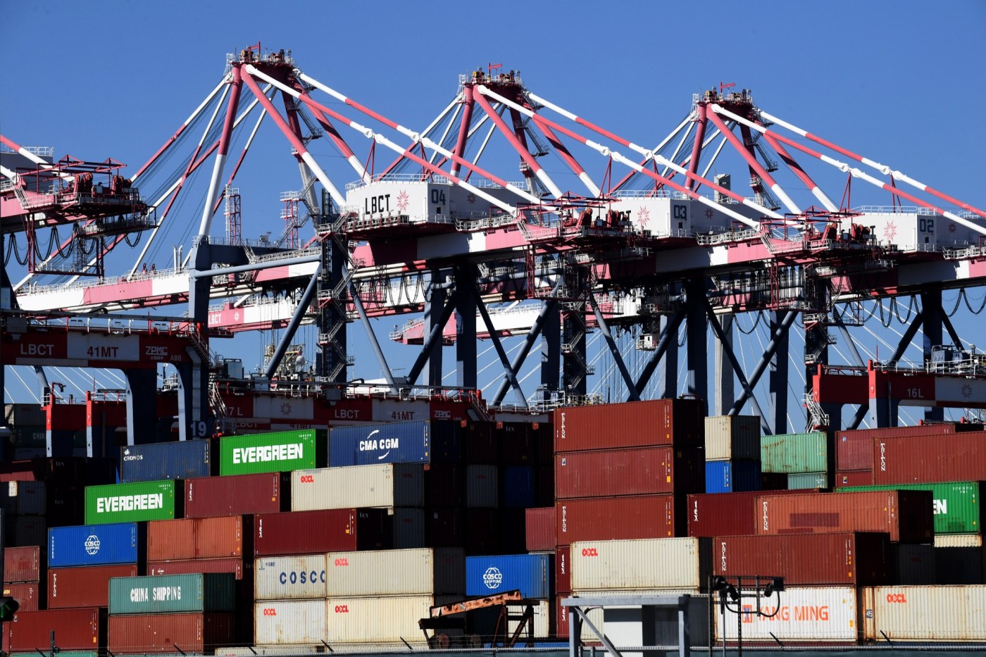 Green and Digital Shipping Corridor for Ports of LA, Long Beach and Singapore could create 700 jobs 1 LPT L POLB TERMINAL 0210 33