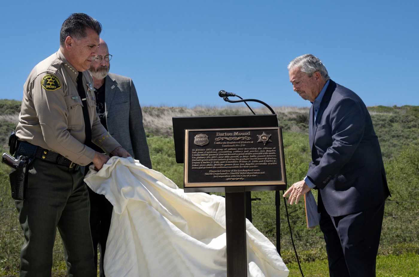 Former LA County law enforcement officers killed by bandits honored in Irvine — 167 years later 1 OCR L BARTONMOUND 0402 01 MS 1 B3ijby