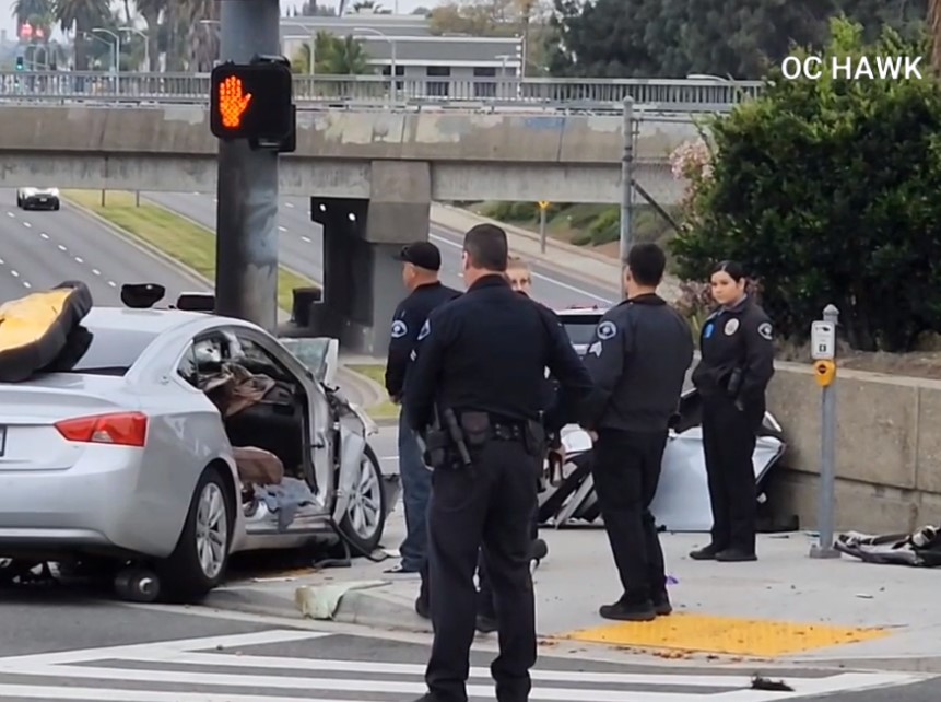 2 dead, 2 more hurt in solo car crash in Buena Park 1 OCR L CRASH 0421