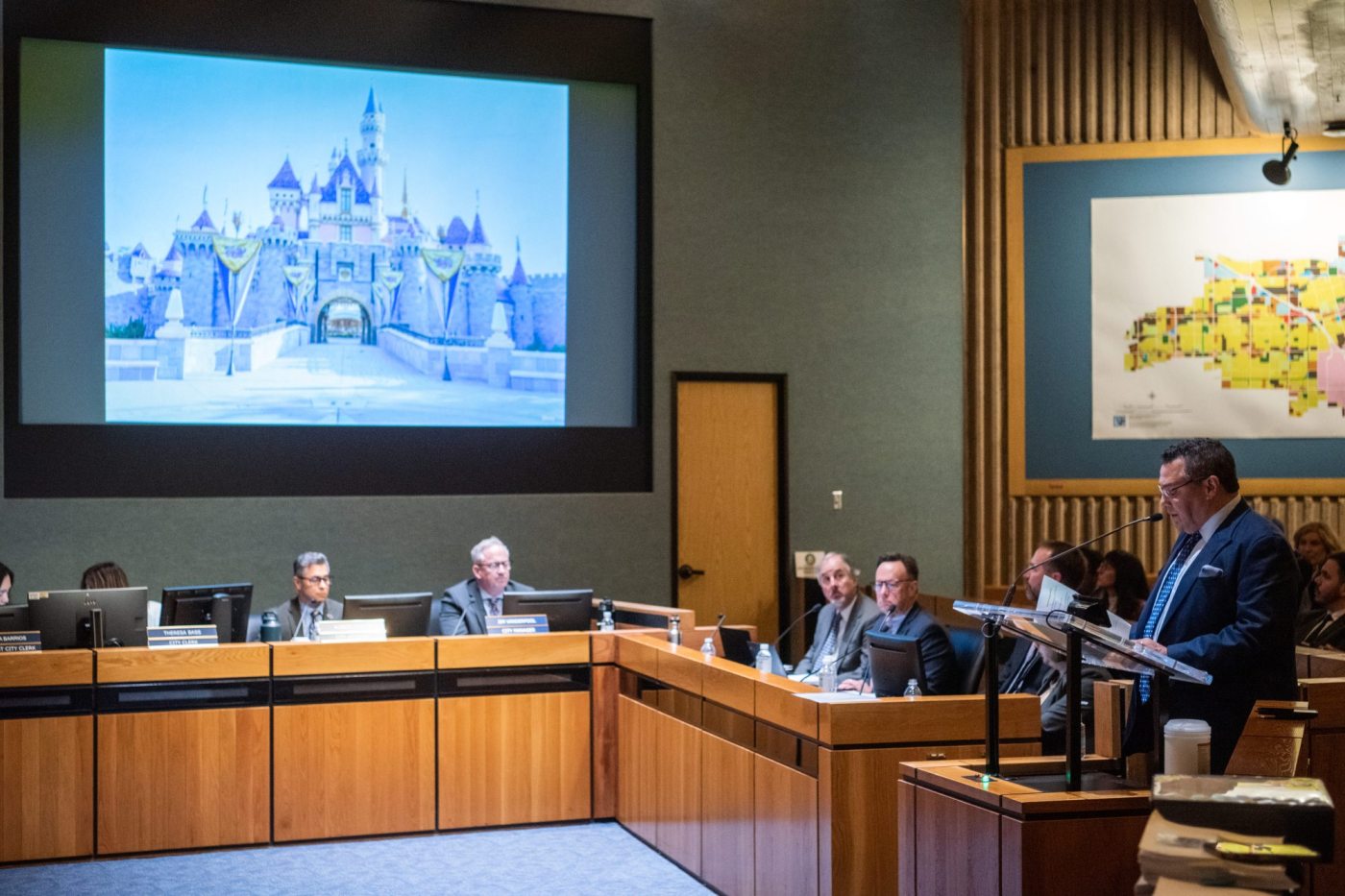 Anaheim council approves DisneylandForward, paving way for decades of new experiences 1 OCR L DLF MEETING 0417 JA 03 1 v6vXtw