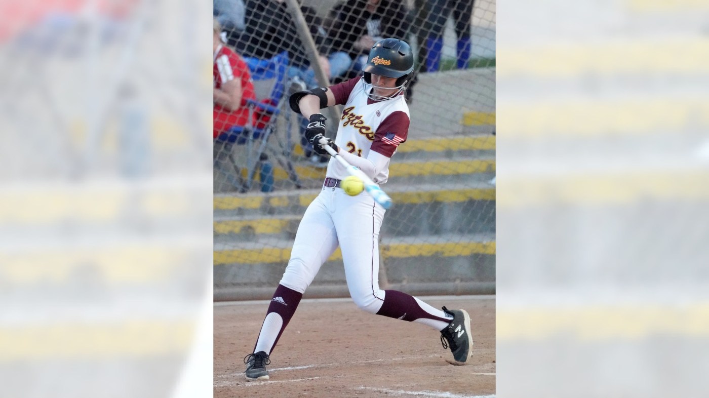 Esperanza’s Taylor Shumaker hits 17th home run in victory against Villa Park 1 OCR L HSSOFT RDP 0414a 01 nP9TkH