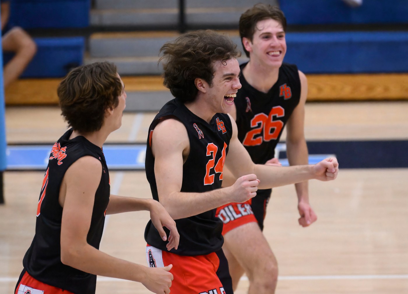 Huntington Beach’s win over Corona del Mar in five-set thriller a likely preview of the boys volleyball playoffs 1 OCR L HSVOL HB CDM 041801 1 PUafve