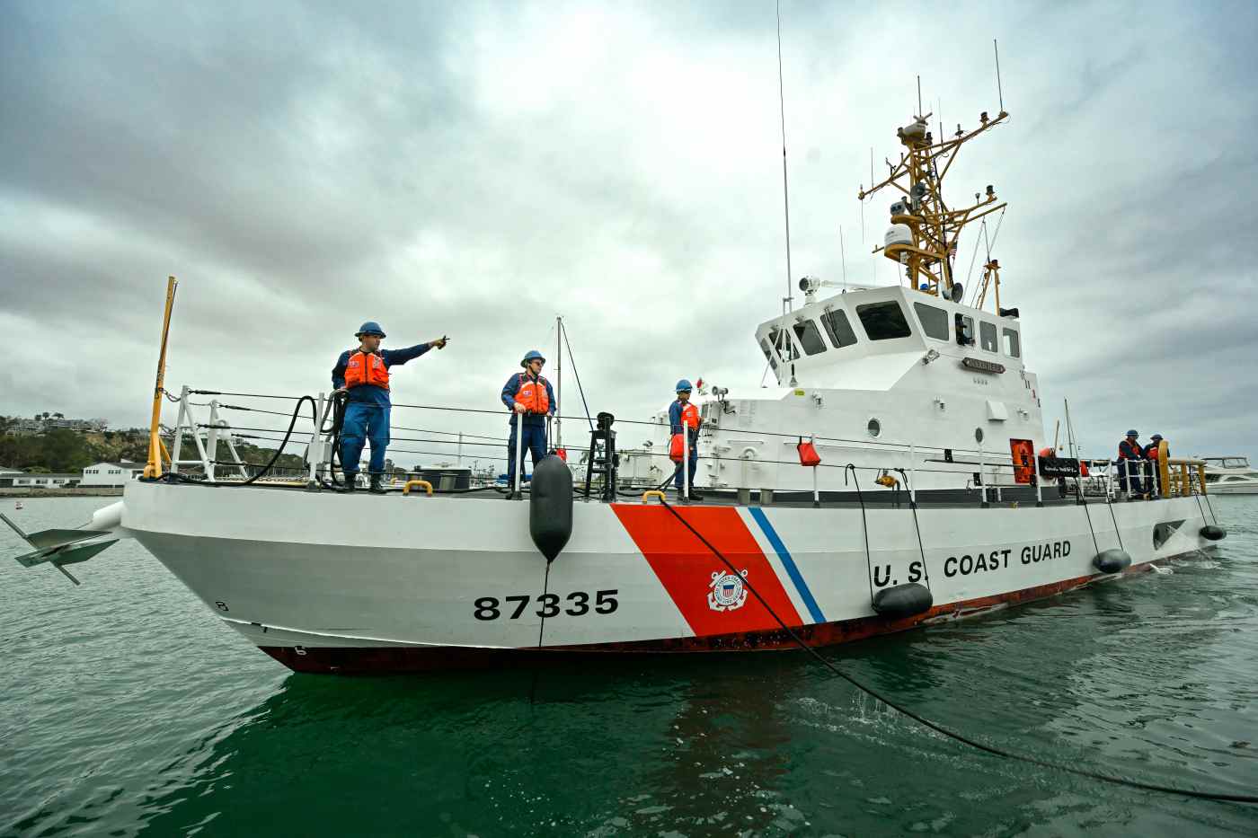 U.S. Coast Guard cutter Narwhal open for tours in Dana Point Harbor 1 OCR L NARWHAL 0413 JG 02 1 577XMA