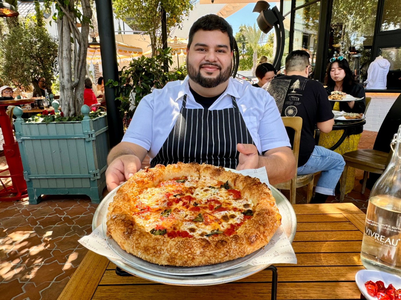 This cheese pizza in Dana Point won top honors at an international pizza competition 1 OCR L TRULY PIZZA 0401 01 bQPyBm