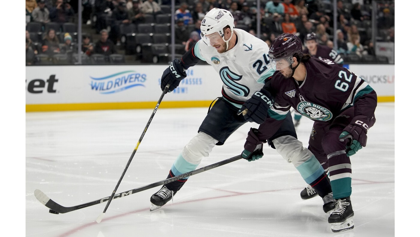 Leo Carlsson’s flashy goal not enough as Kraken beat Ducks again 1 imageedit 11 3057014 16x9 1 Z1kZuO