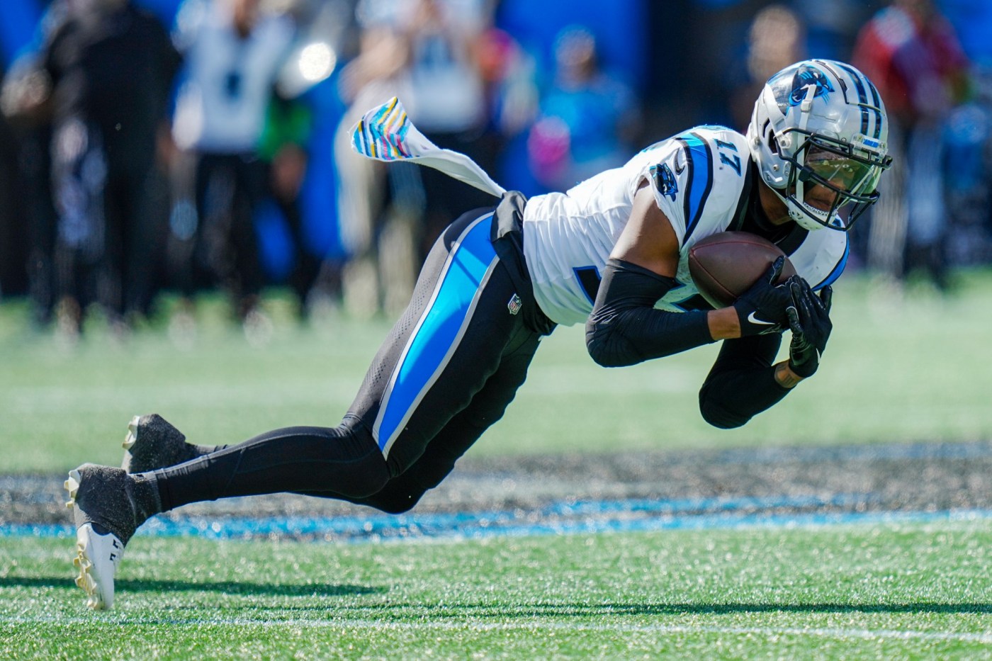 Chargers sign wide receiver DJ Chark Jr., adding depth and experience 1 AP23274707014238 zXn8Fn