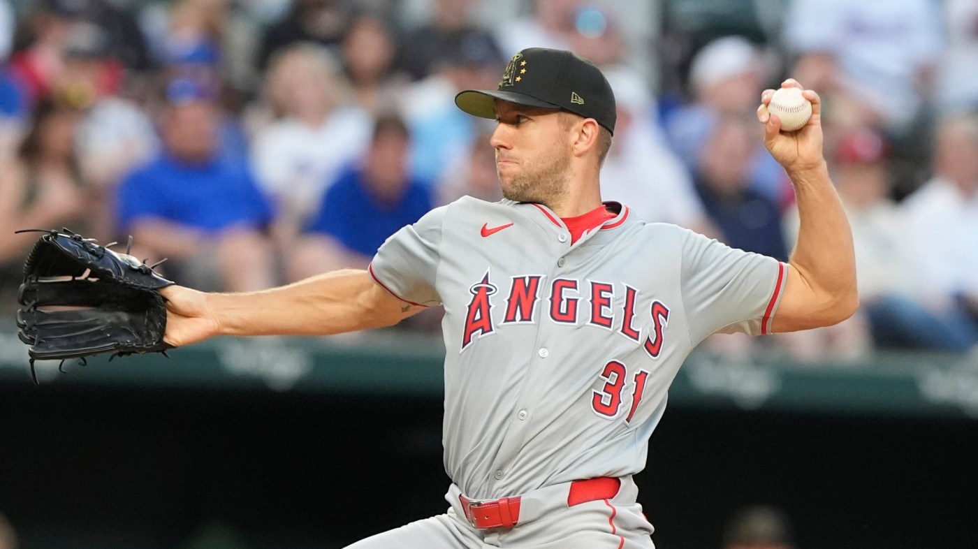 Angels blow out Rangers behind Tyler Anderson, 14-hit attack 1 AP24139011277216 mtVV4L