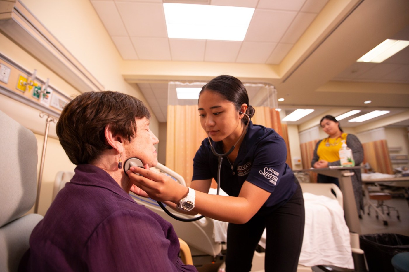 Cal State Fullerton’s degree programs open career doors for nursing students 1 CSF L NURSING 0509 1 un6C3X