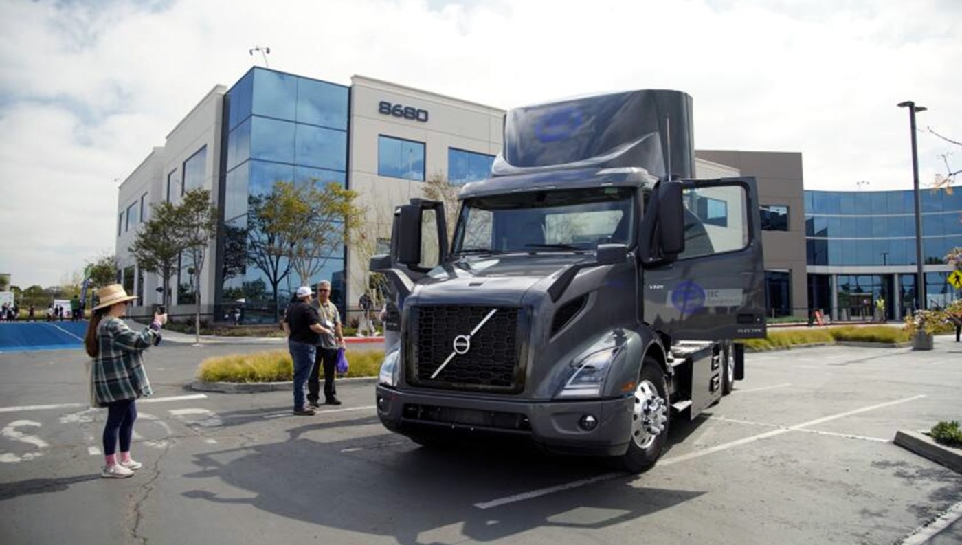 OCR Z CLEAN TRUCKS 0505 D6pVlB