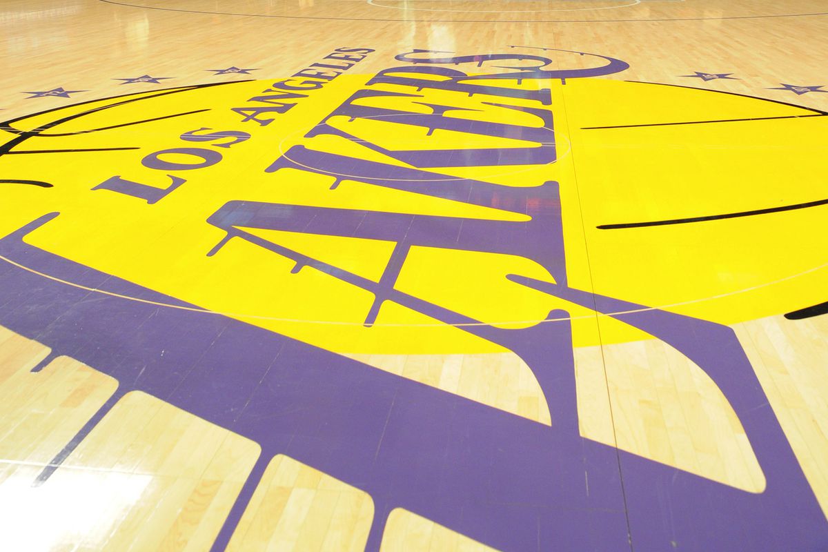 Pelicans to defer Lakers’ 1st-round draft pick from Anthony Davis trade until 2025 1 lakers court getty adb eXChPG