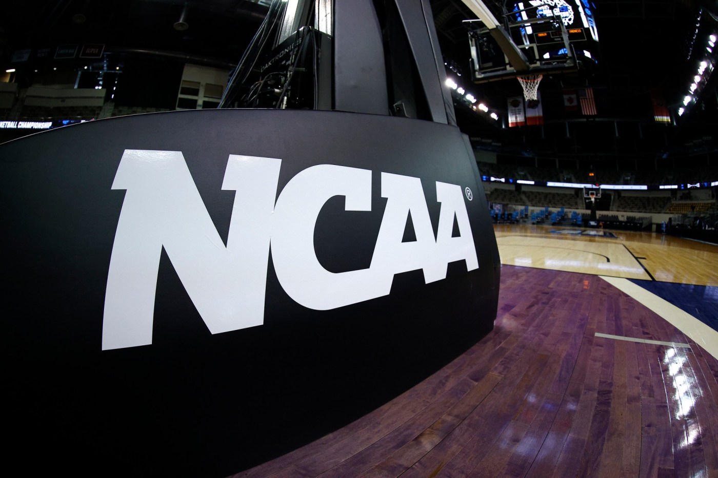 Alexander: In NCAA’s lawsuit settlement, the little guys get shafted 1 0625 SPO LDN L ALEXANDER p0TiYv