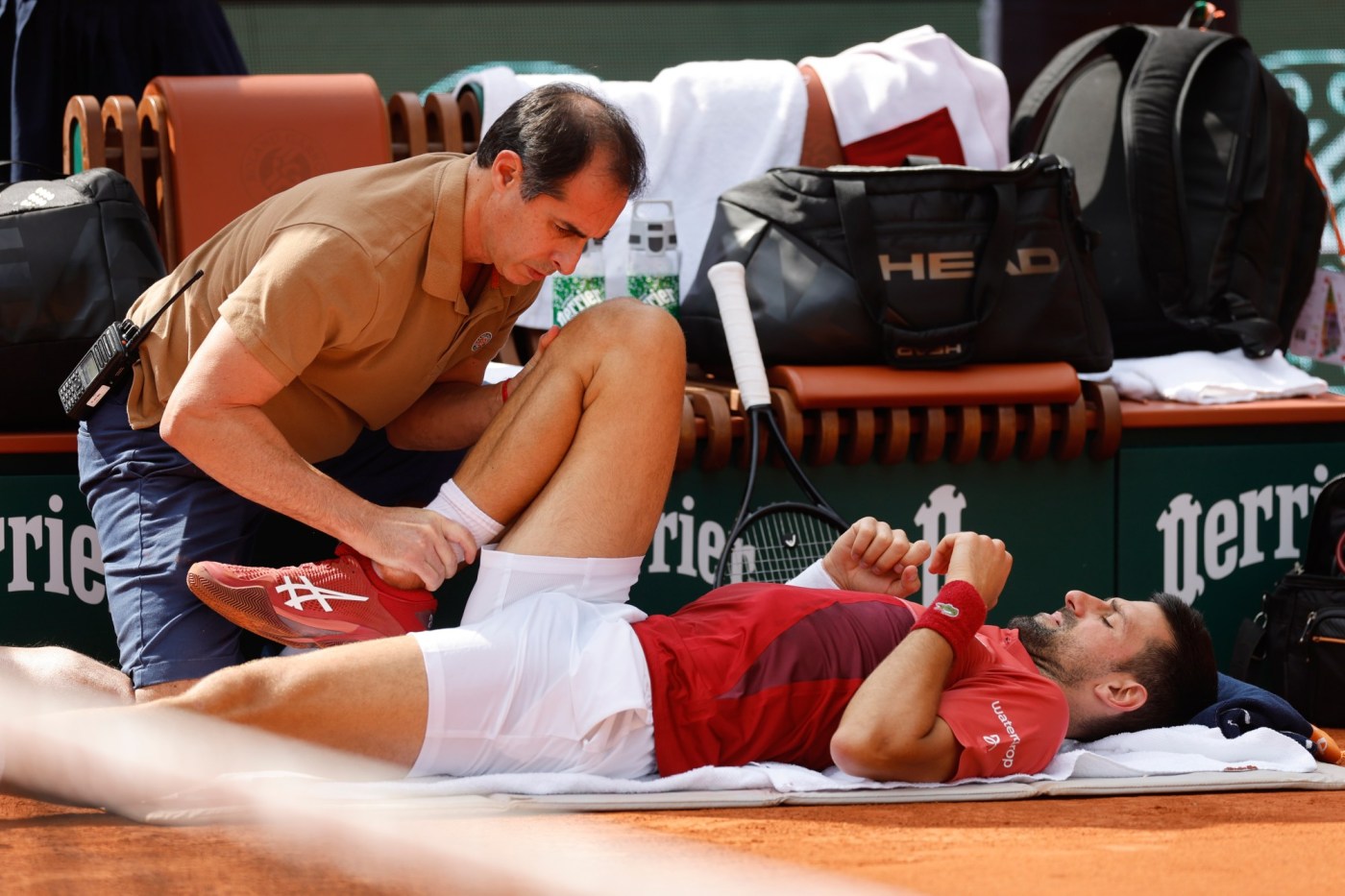 Novak Djokovic leaves French Open due to knee injury 1 AP24155550409234 XHuAY6
