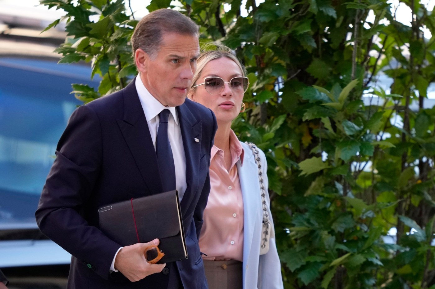 Jurors in Hunter Biden’s federal gun trial see document at center of the case for the first time 1 AP24156457060823 igyeS7