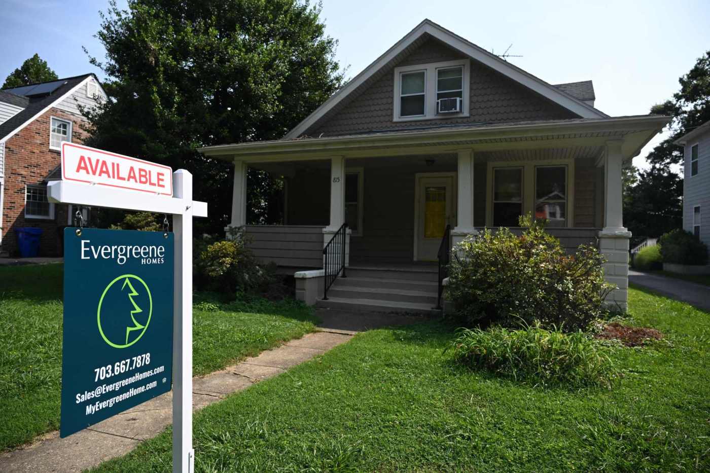 Should I wait until August to sell my home to save on commission? 1 GettyImages 1616751324 H8gAL5