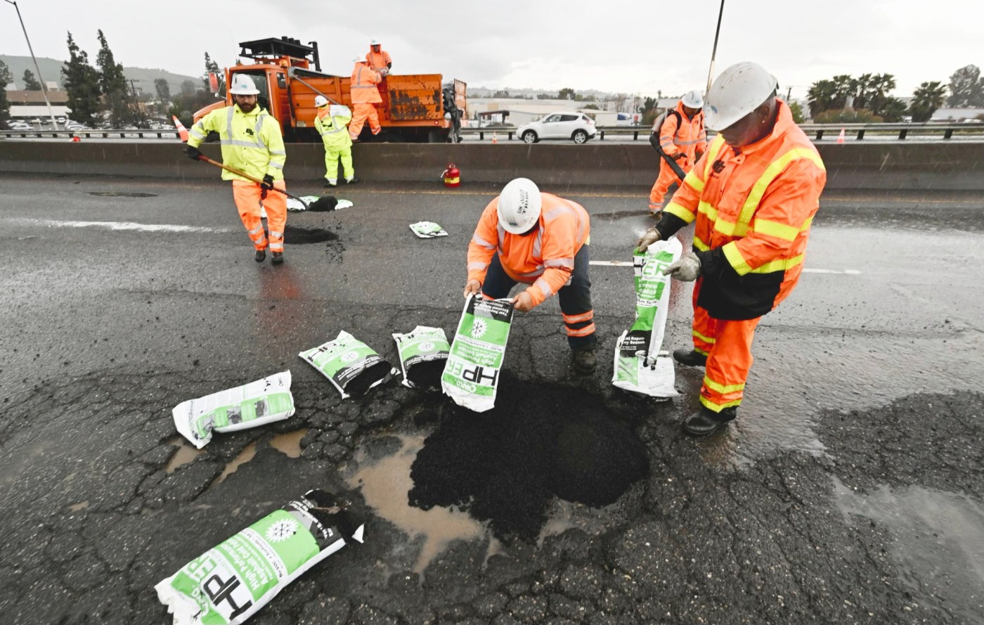 IDB L 71 POTHOLES 0323 05 VClAfM