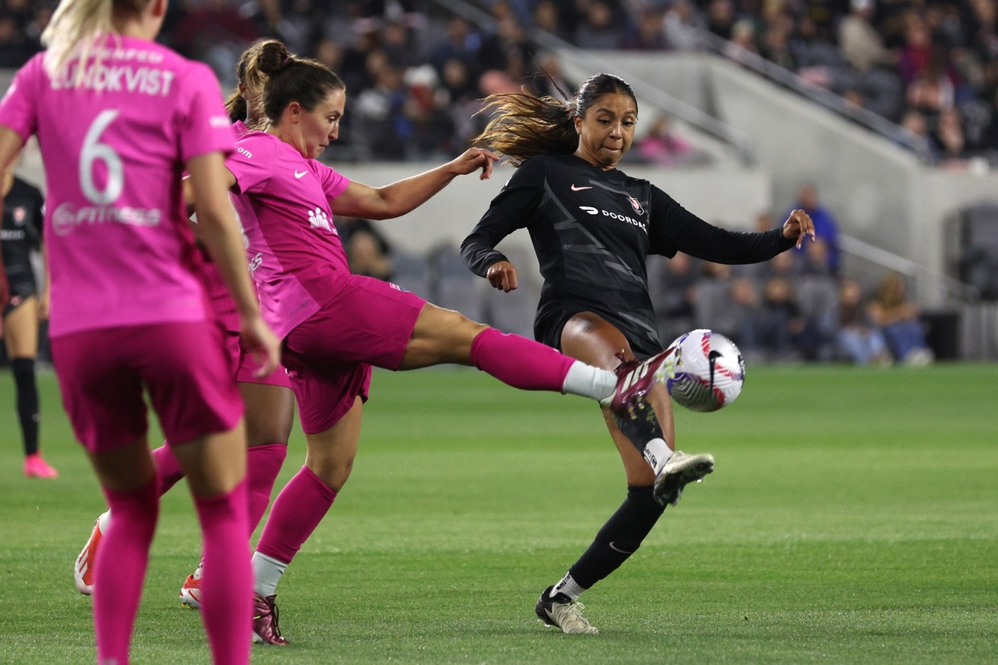 Angel City FC seeks 1st win in 6 games amid offensive struggles 1 LDN L ACFC 0524 27 g23f2B