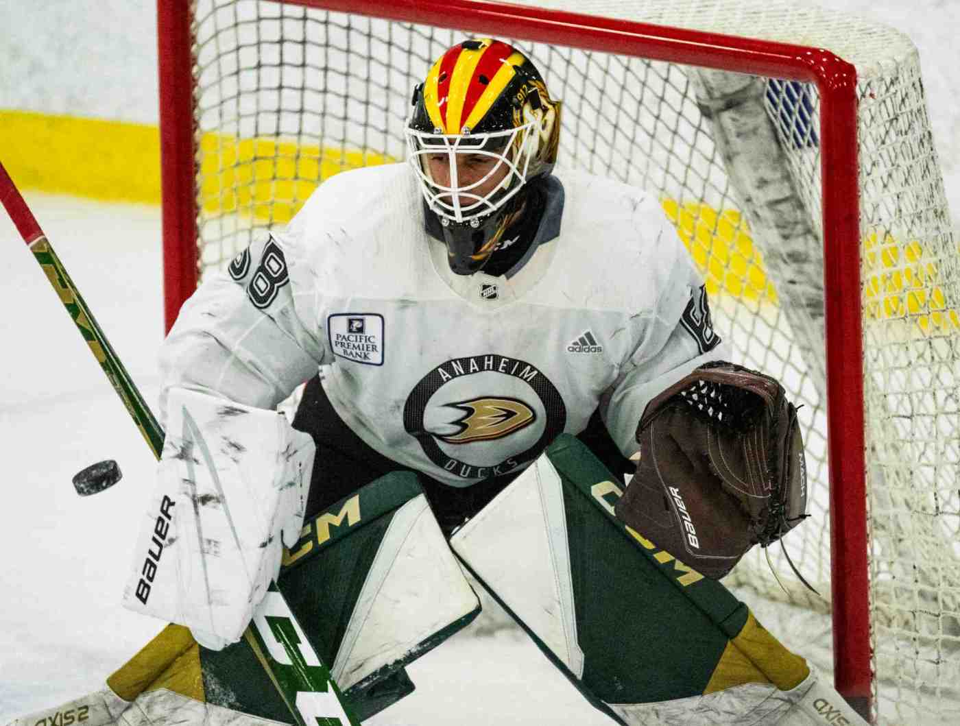 Ducks sign goalie prospect Damian Clara to 3-year, entry-level contract 1 LDN L DUCKS 0707 02 PB G0CXTJ