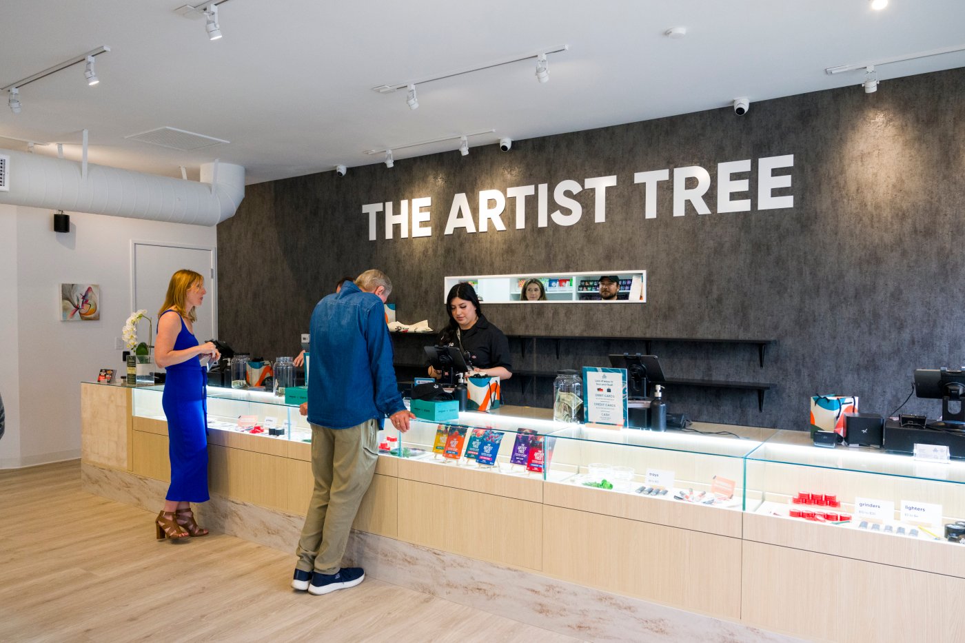 Laguna Woods residents check out new pot shop 1 OCR L CANNABISLW 0529 14 LO 1 f1odNA