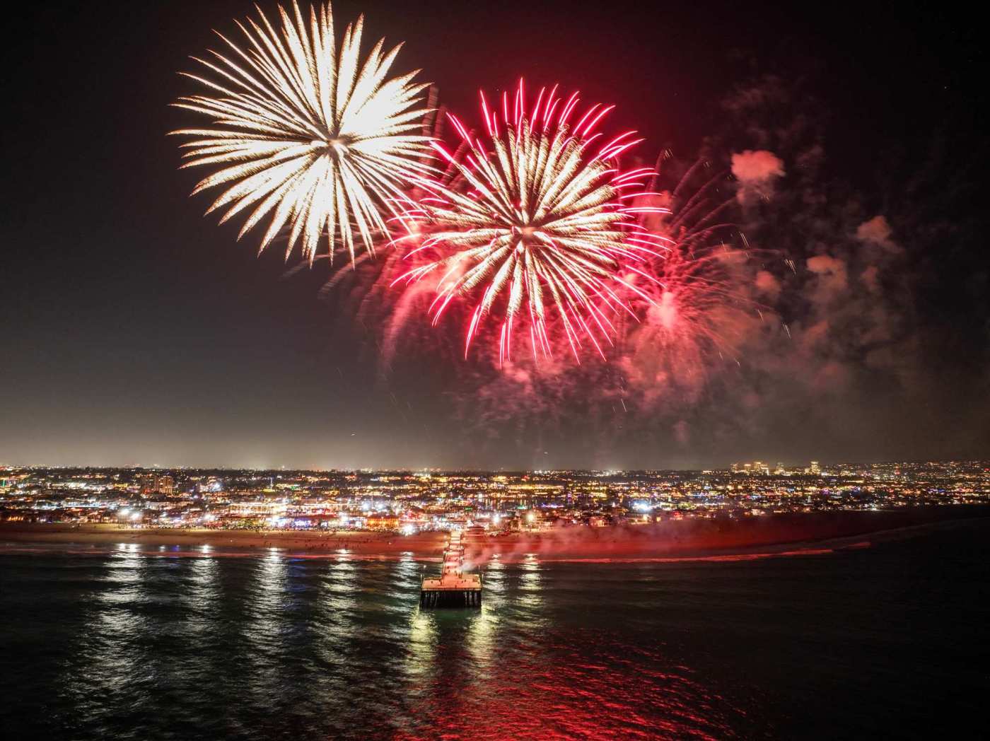 These 10 Orange County restaurants offer views for watching Fourth of July fireworks 1 OCR L NBBOATPAR 1215 JG 13 E92lih