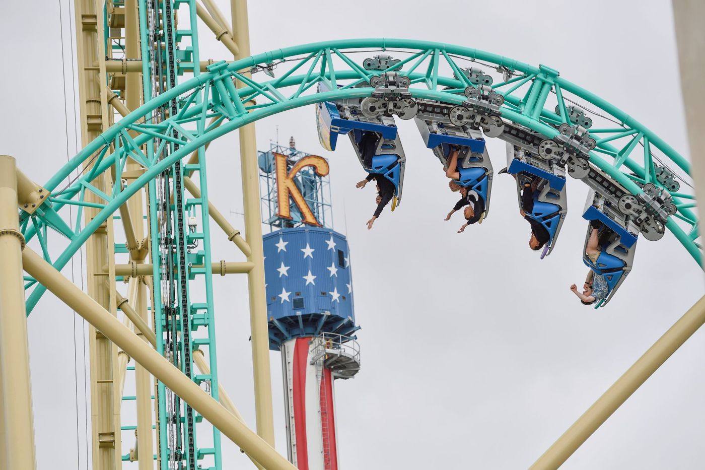 Knott’s and Magic Mountain to offer season pass combo in 2025 1 0517 nws ocr l hangtimepre 03 R6Aiu4