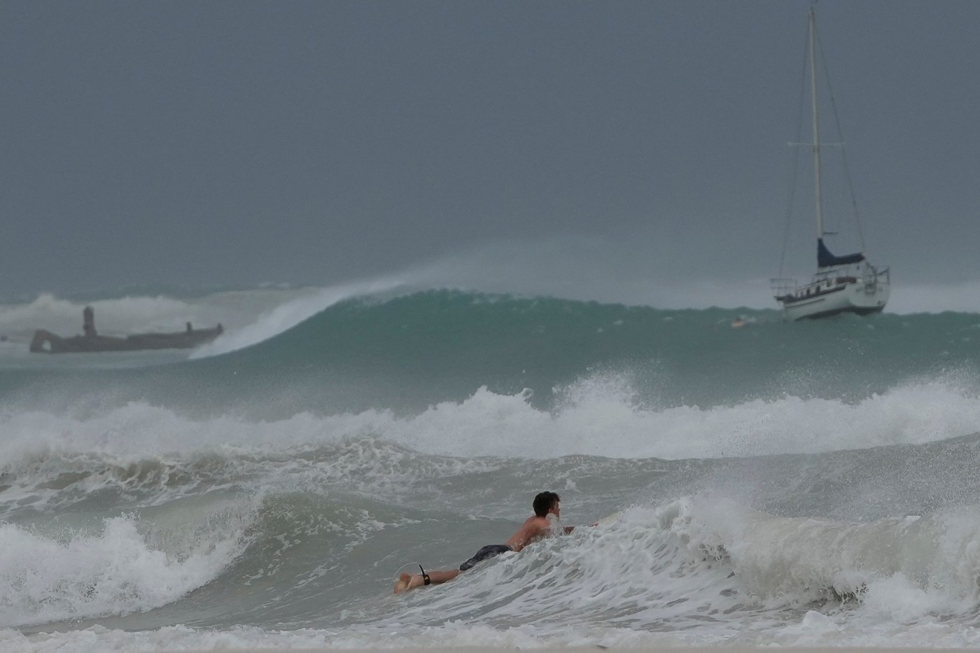 Hurricane Beryl makes landfall as Category 4 storm on island near Grenada 1 AP24183553042584