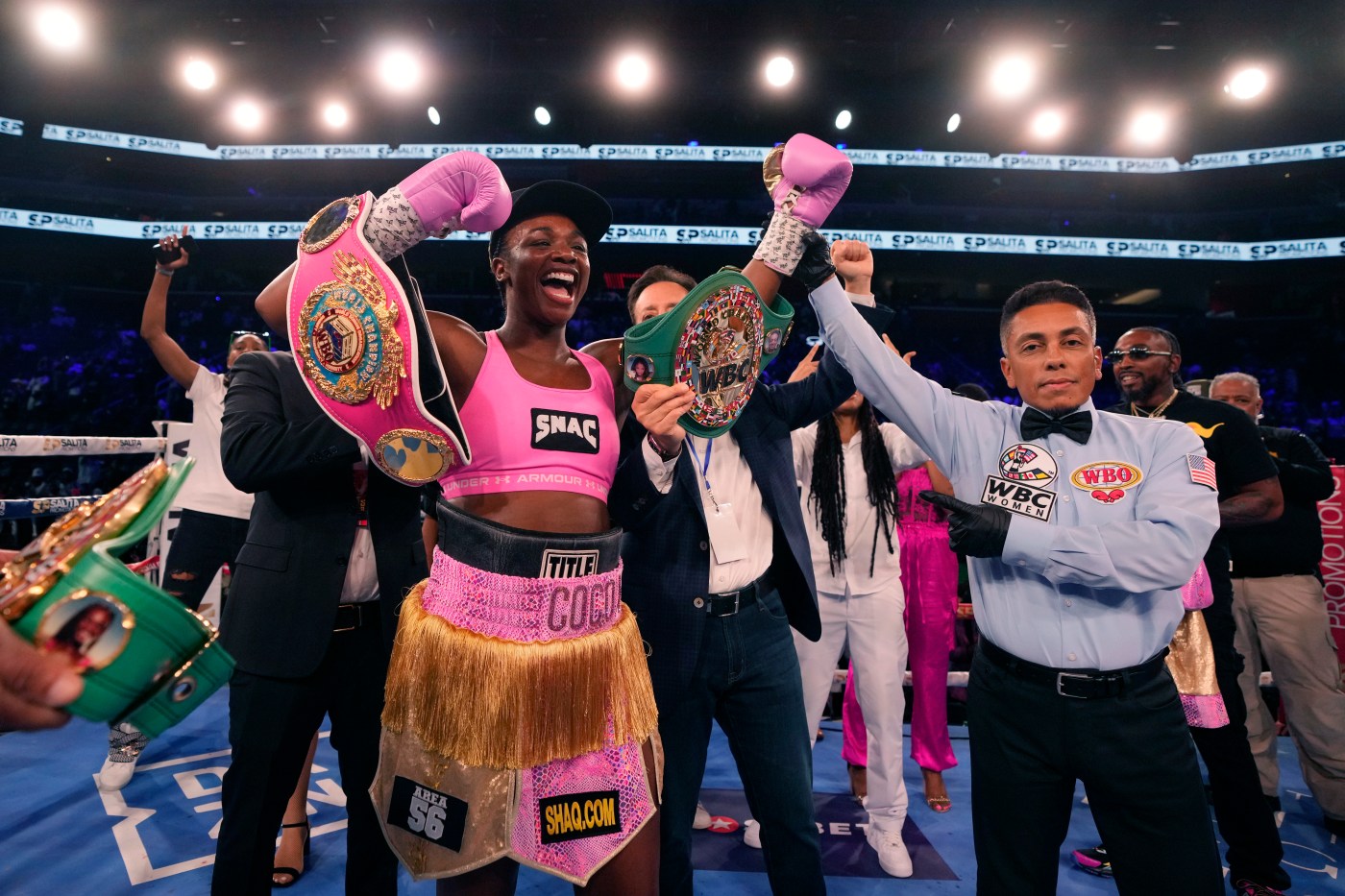 Claressa Shields knocks out Vanessa Lepage-Joanisse in 2nd round, winning 4th and 5th titles 1 AP24210138036033 1 4HB5lI