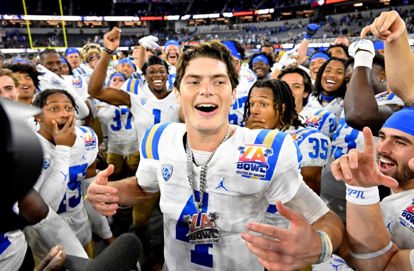 UCLA football: Top 3 storylines to follow in fall camp 1 LDN L UCLA FBC 1217 KB31 i1A1rE