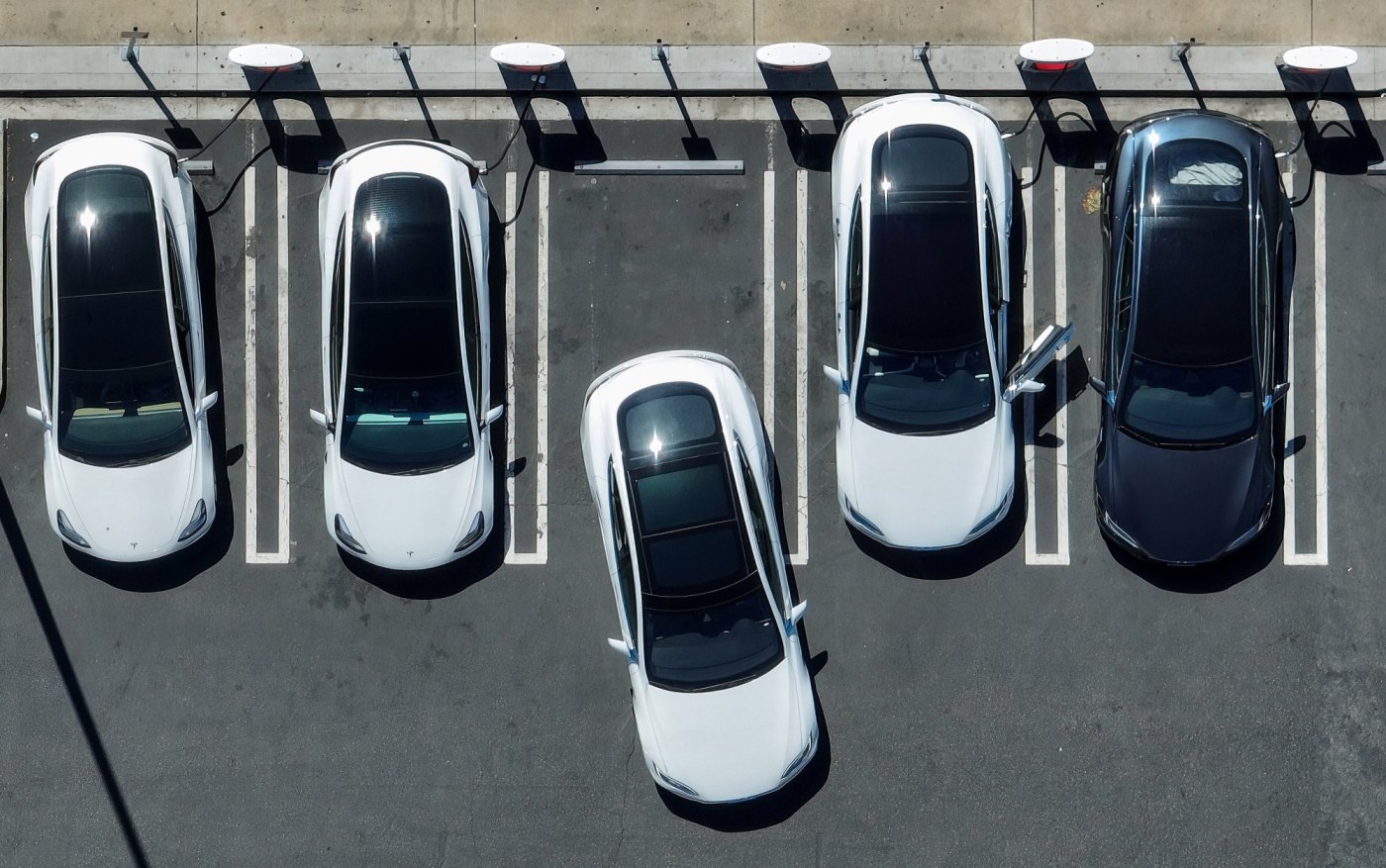 California’s 1 million EV charging station goal ‘unlikely’ and ‘unrealistic,’ experts say 1 OCR L ELECTRIC 0324 JG 06 oppAaw