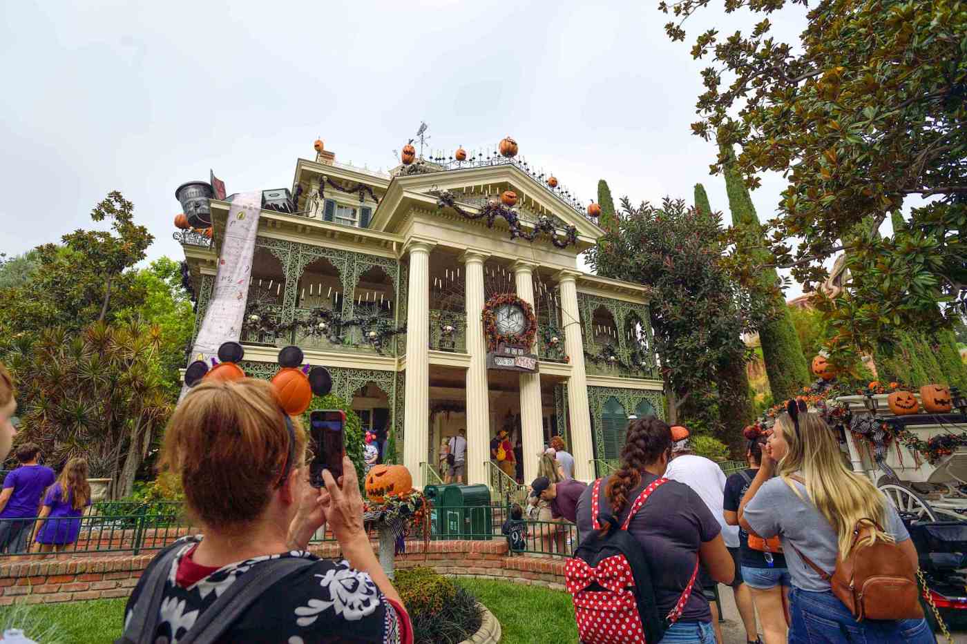 Disneyland sets return date for Haunted Mansion in holiday mode 1 OCR L HALLOWEEN TIME 0904 JG 05 81j45B