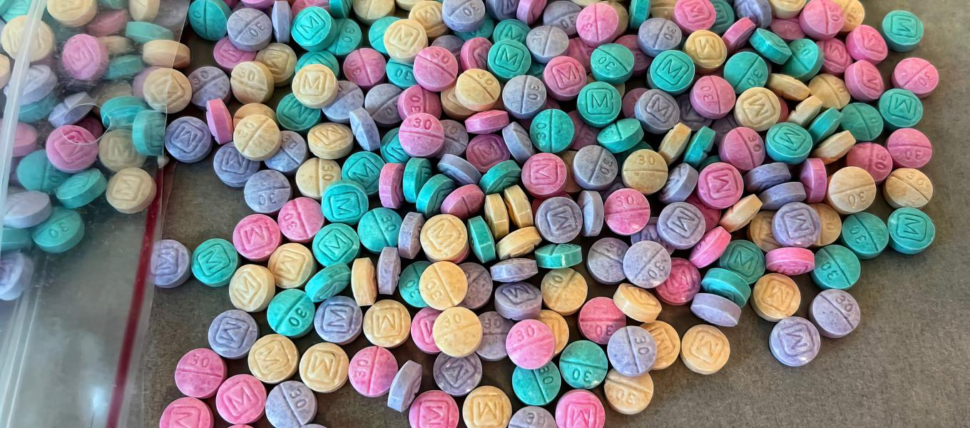 Van Nuys man, 23, pleads guilty to selling fentanyl and cocaine on the dark web 1 OCR L RAINBOWFENTANYL 0904 01 Pniz6g