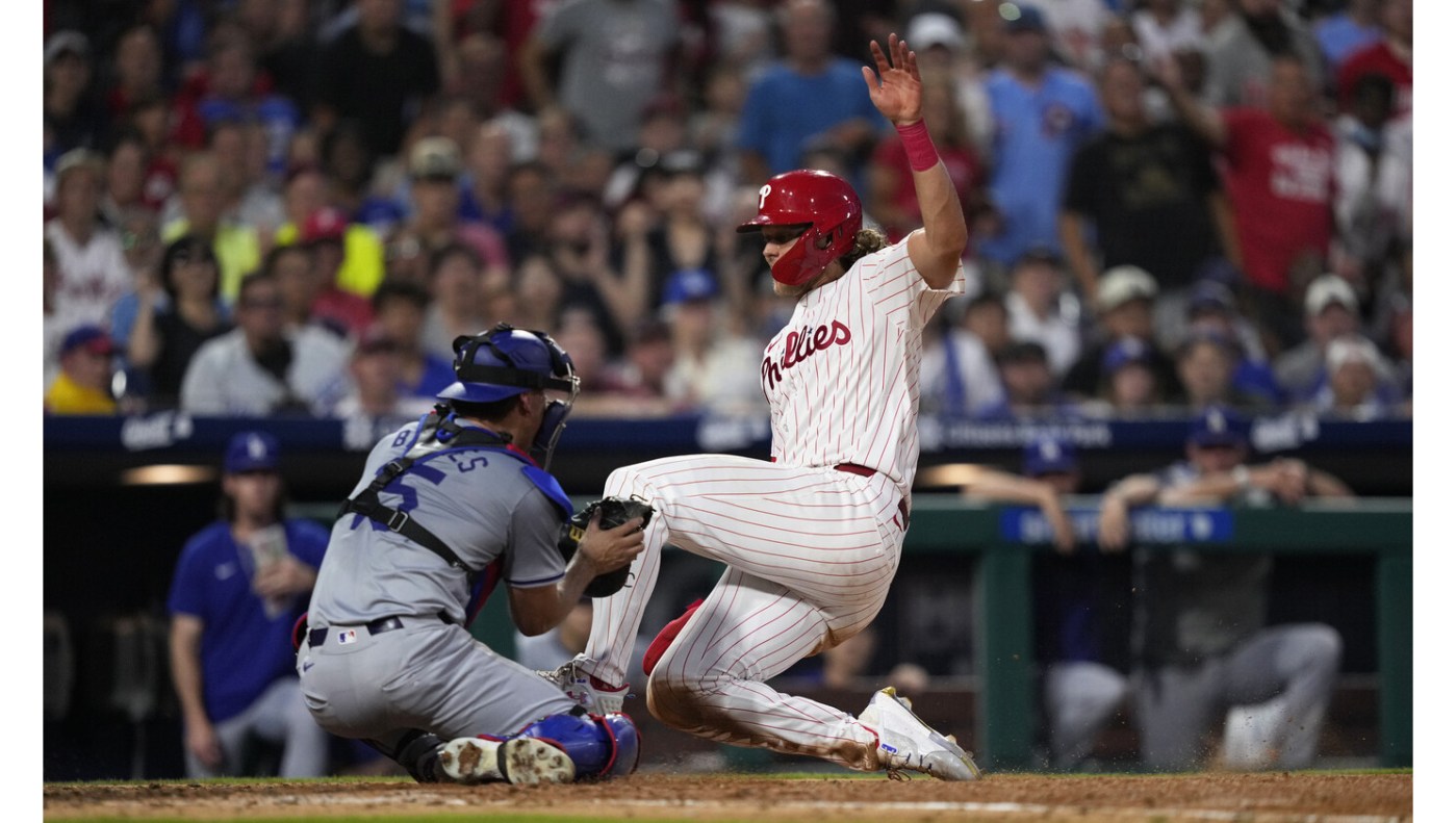 Dodgers’ defense costs them in loss to Phillies 1 imageedit 3 35527057 16x9 1 2OWRZq