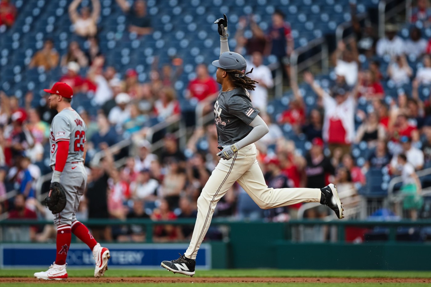 Angels bats go silent late in 10-inning loss to Nationals 1 2166247458 hh2CDI
