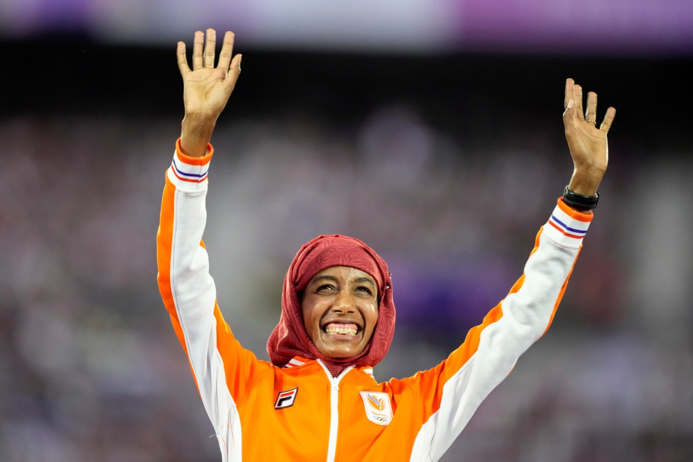 Sifan Hassan wins Olympic marathon, makes statements on and off the road 1 AP24224722676188