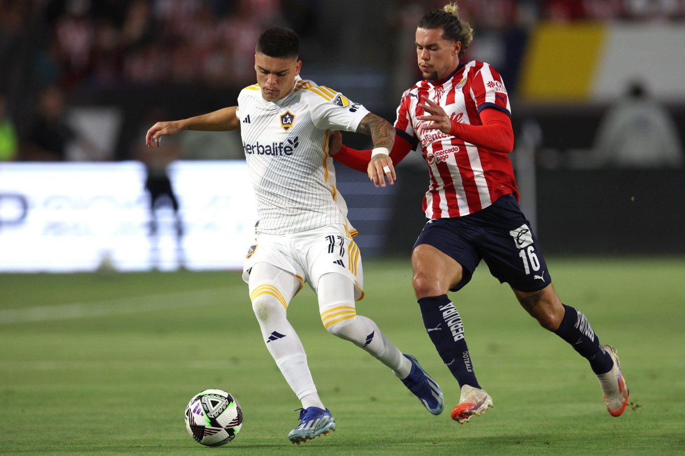 Galaxy needs penalty kicks to defeat Chivas in Leagues Cup battle 1 LDN L GALAXY 0805 05 1 TJ1dm1