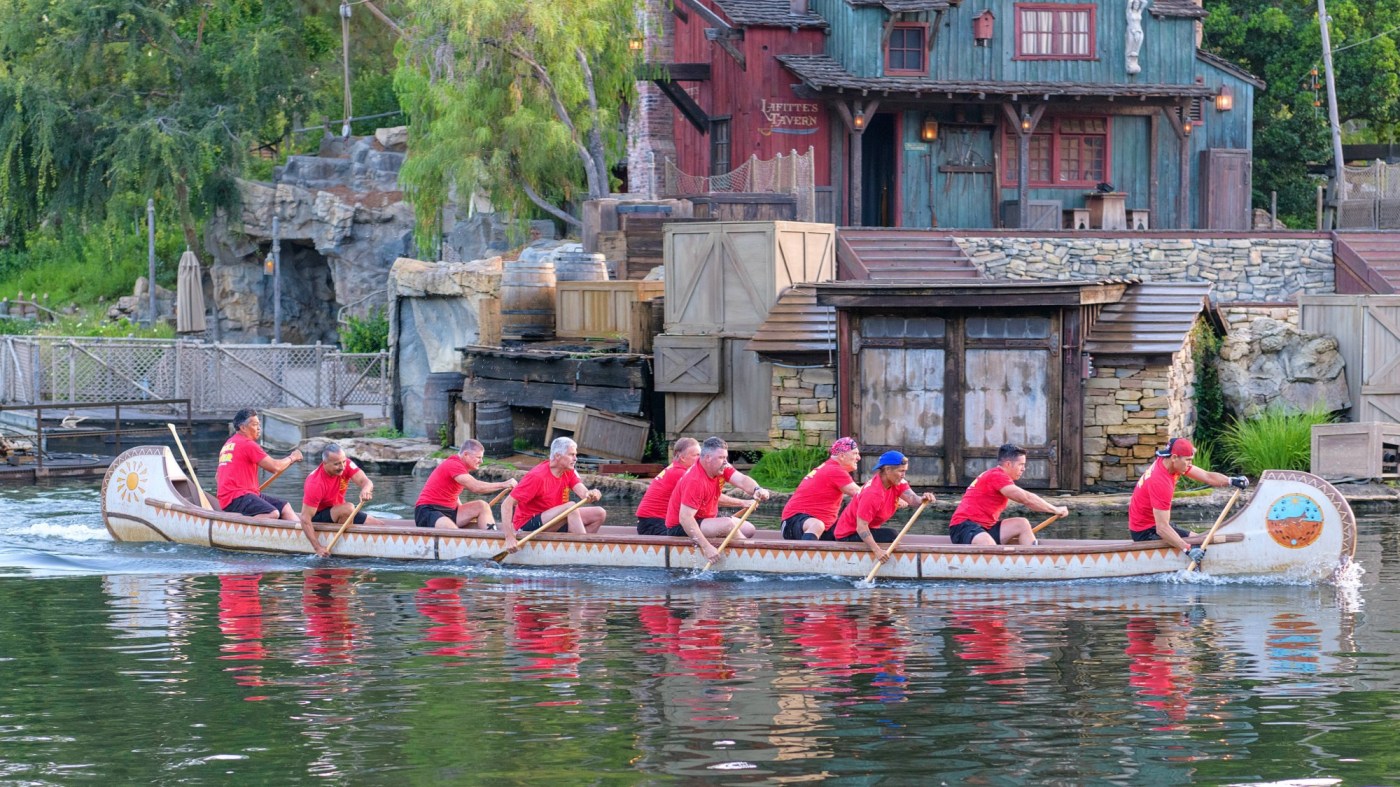 Disneyland firefighters dethrone Davy Crockett champs in canoe races 1 OCR L DISNEYLAND CANOE RACES 0806 01 lZzLpW