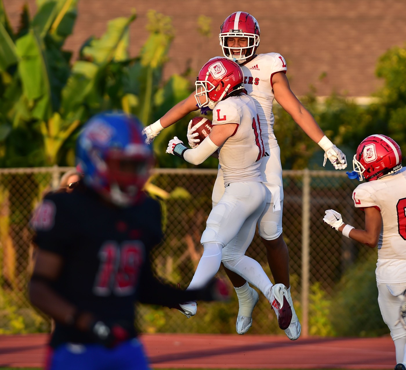 Orange Lutheran football follows defense to win over Serra in season opener 1 TDB L HSFB OLU SERRA 0824 019 2 2WYpWn