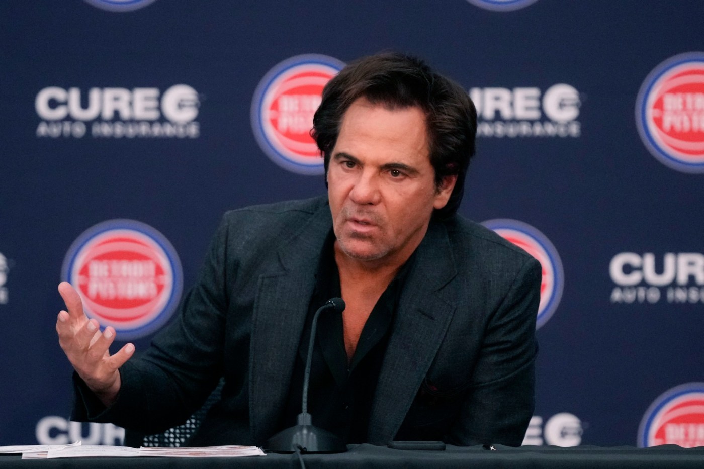 Chargers agree to sell stake in franchise to Pistons owner Tom Gores 1 AP24271672892983 3YG8vb