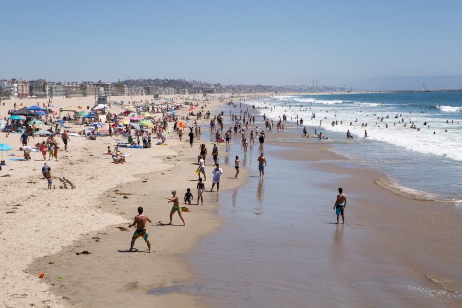 Public Health issues ocean water use warnings for L.A. beaches 1 GettyImages 1912190932 QlmZ4S