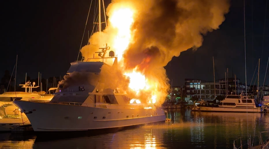 Marina del Rey boat fire 13 ajACrE