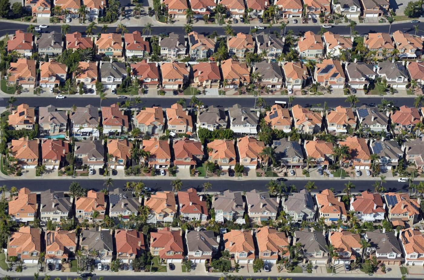 Falling mortgage rates trigger big wave of refinancing 1 OCR L MILLIONZIPS 1001 01