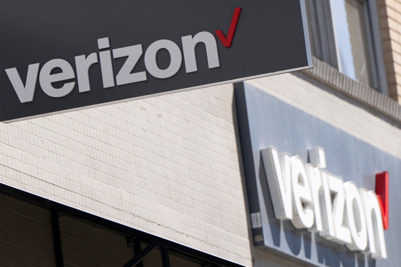 Verizon in talks to buy Frontier Communications 1 OCR Z FRONTIER VERIZON 0905 GT4H2K